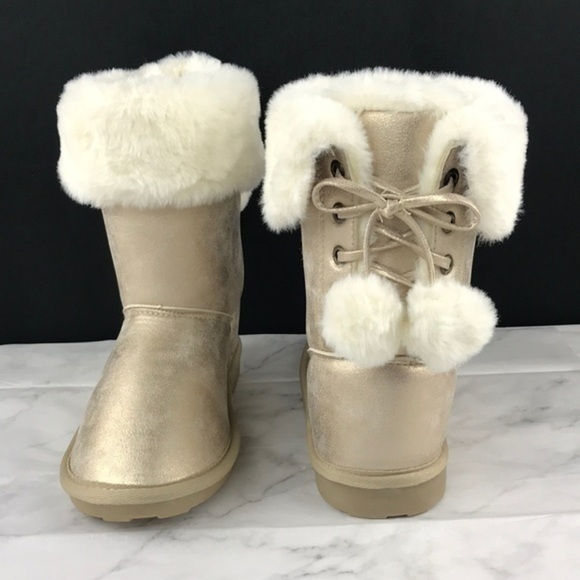 Sugar - ‘Gold metallic boots’ Fur lined with pompoms. SZ: 1,2,3,4. NWT - Picture 1 of 7